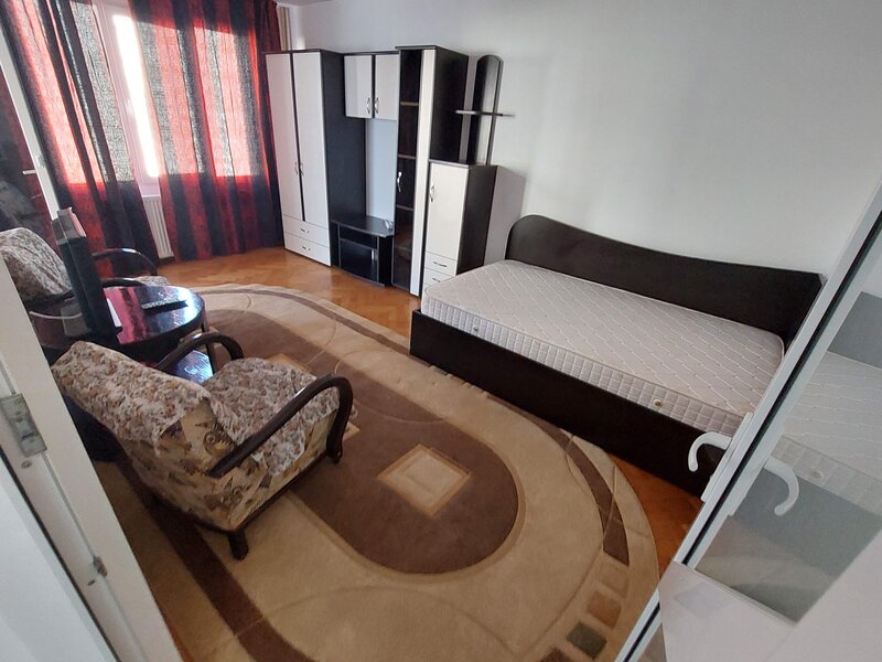 Titan, proprietar et. 6 dec mobilat utilat foarte curat/ renovat linistit