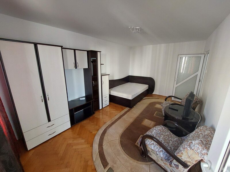 Titan, proprietar et. 6 dec mobilat utilat foarte curat/ renovat linistit